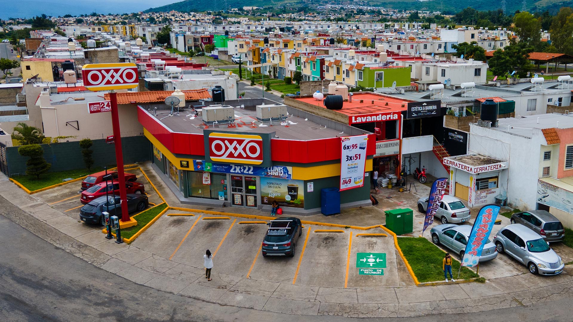 Locales Los Encinos (1)