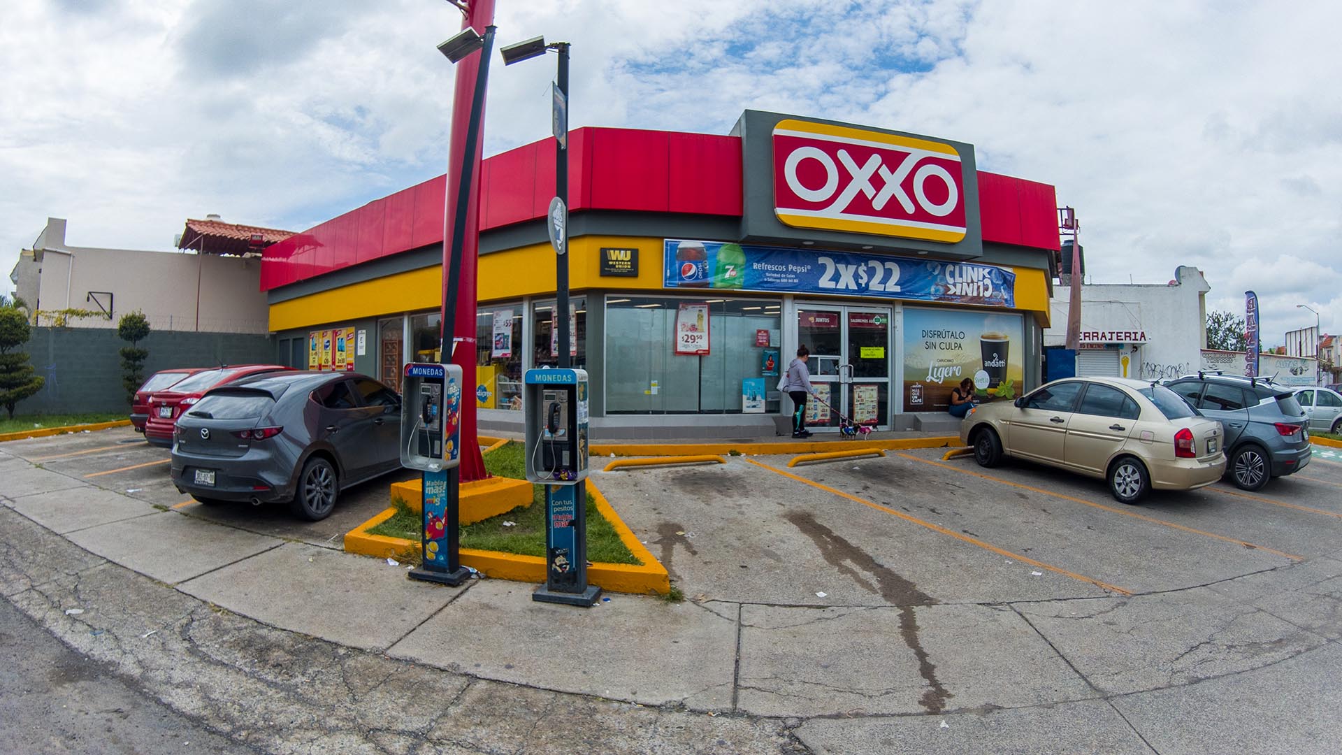 Locales Los Encinos (15)